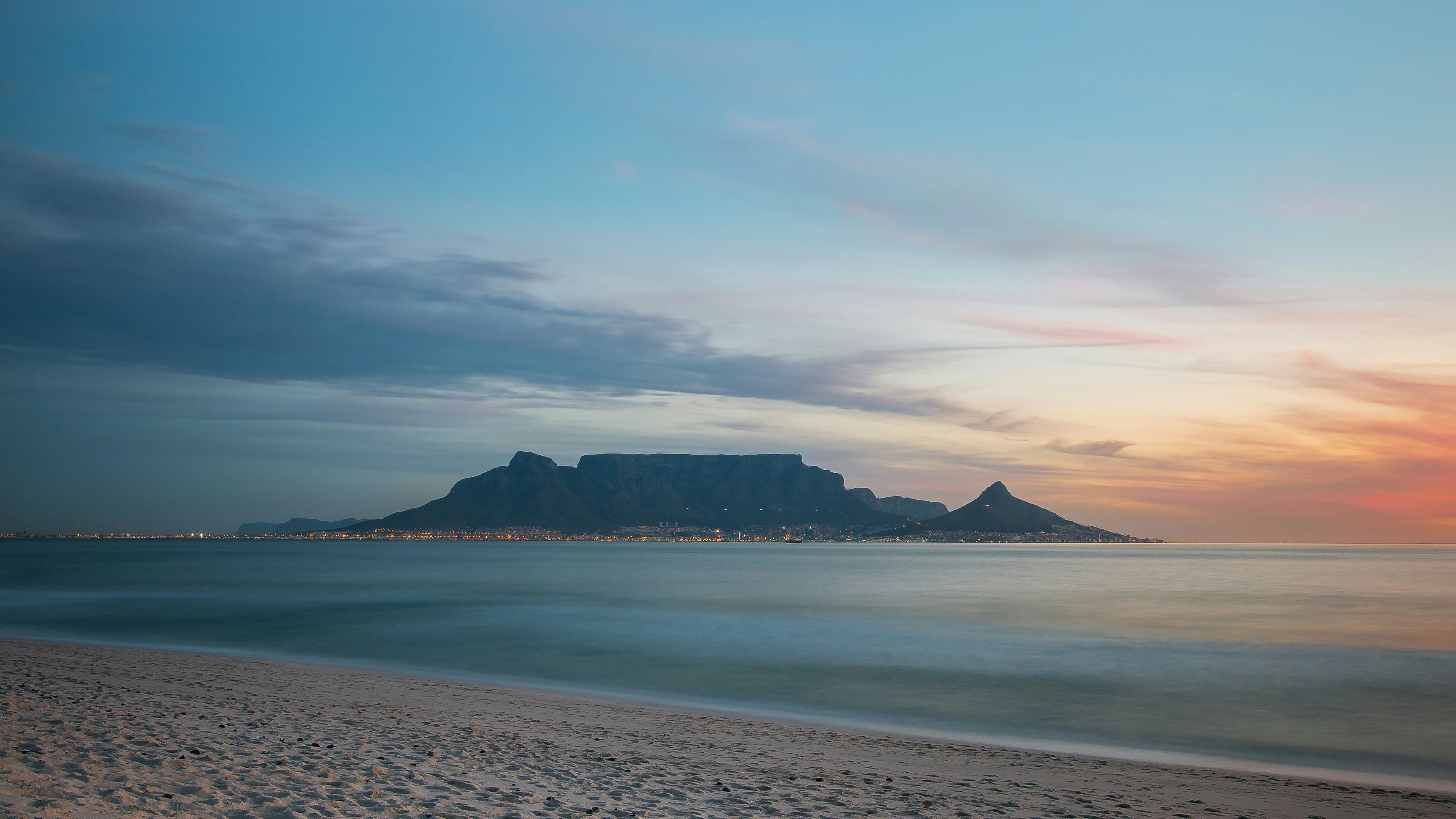 Table Mountain sunset from Bloubergstrand Beach