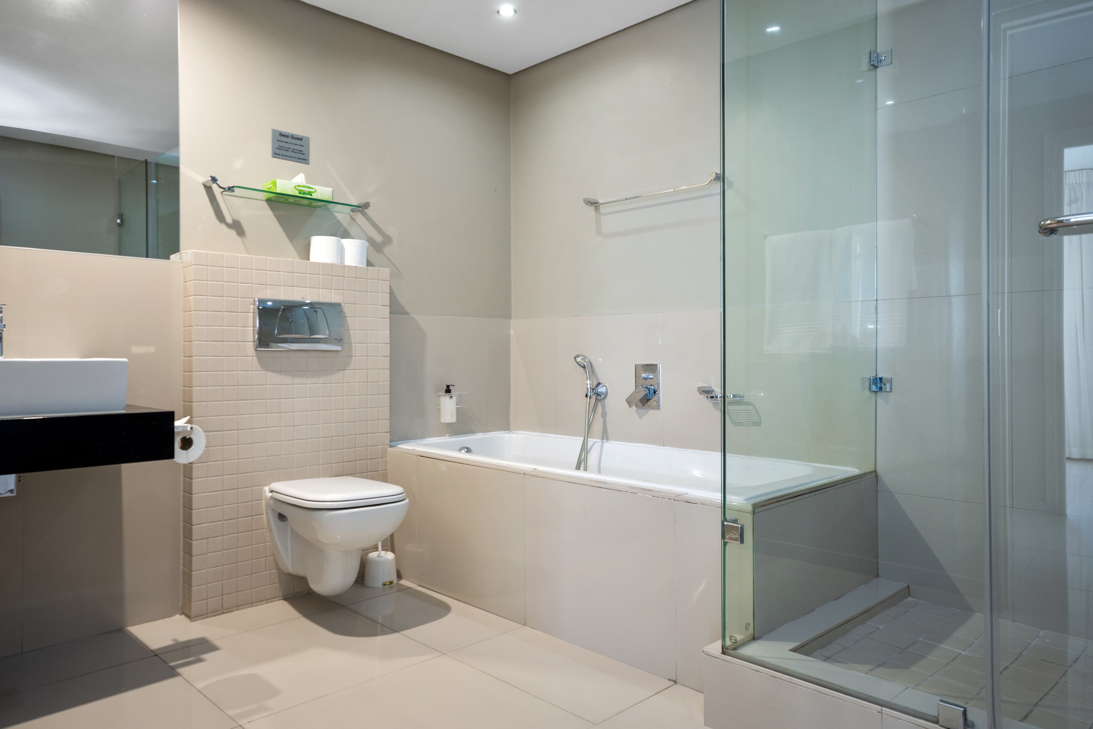 Three Bedroom Deluxe Suite – photo 18
