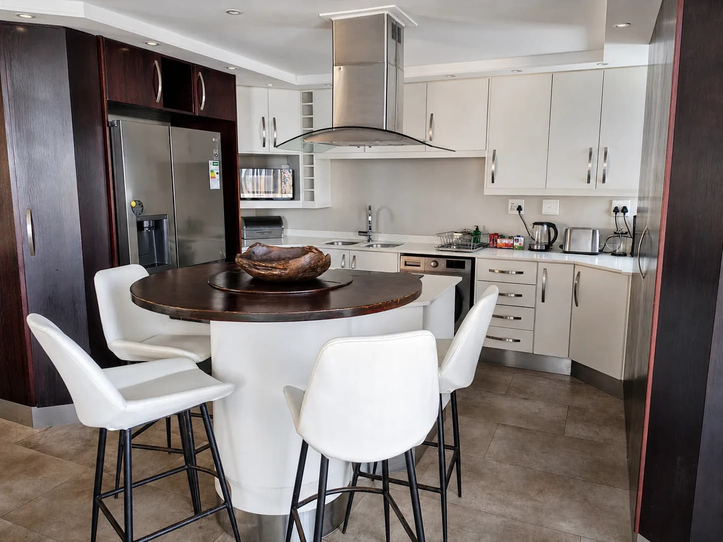 Three Bedroom Penthouse Suite — photo 4