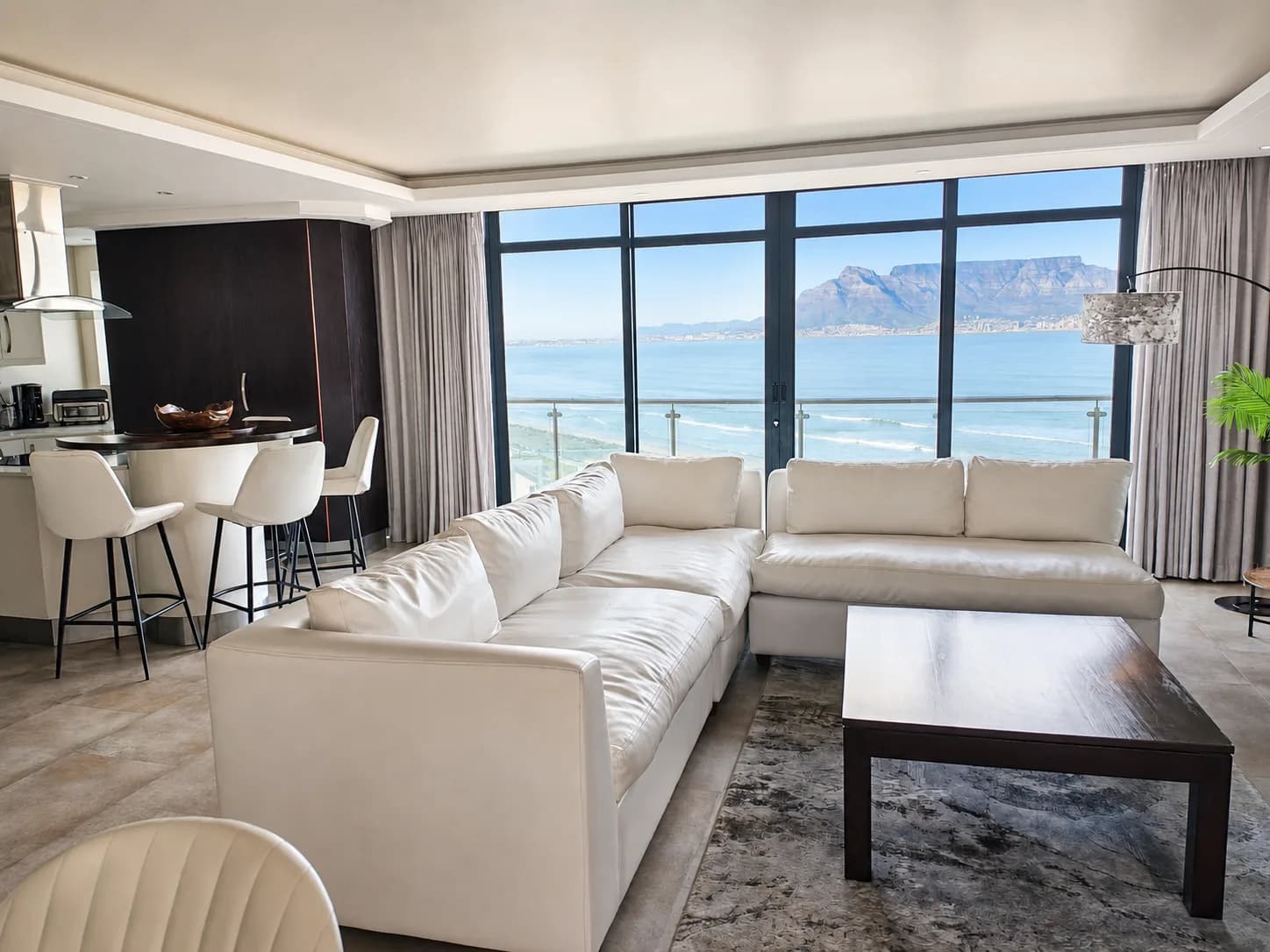 Three Bedroom Penthouse Suite — photo 1