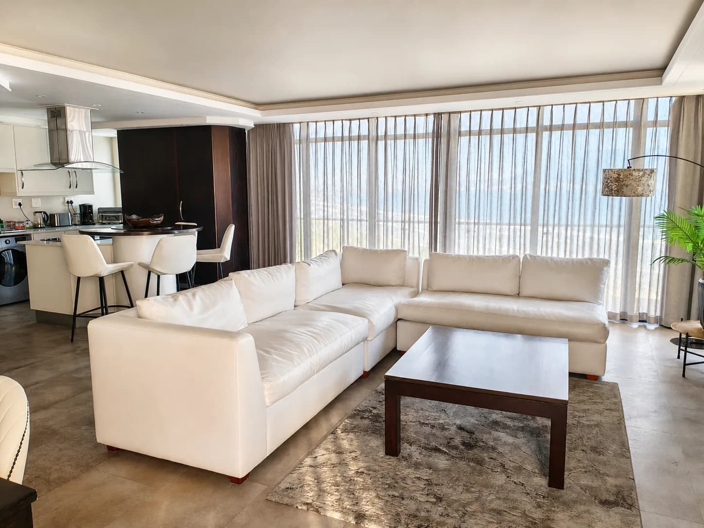Three Bedroom Penthouse Suite — photo 2